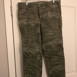LOFT Women’s Size 12 Camouflage Denim
